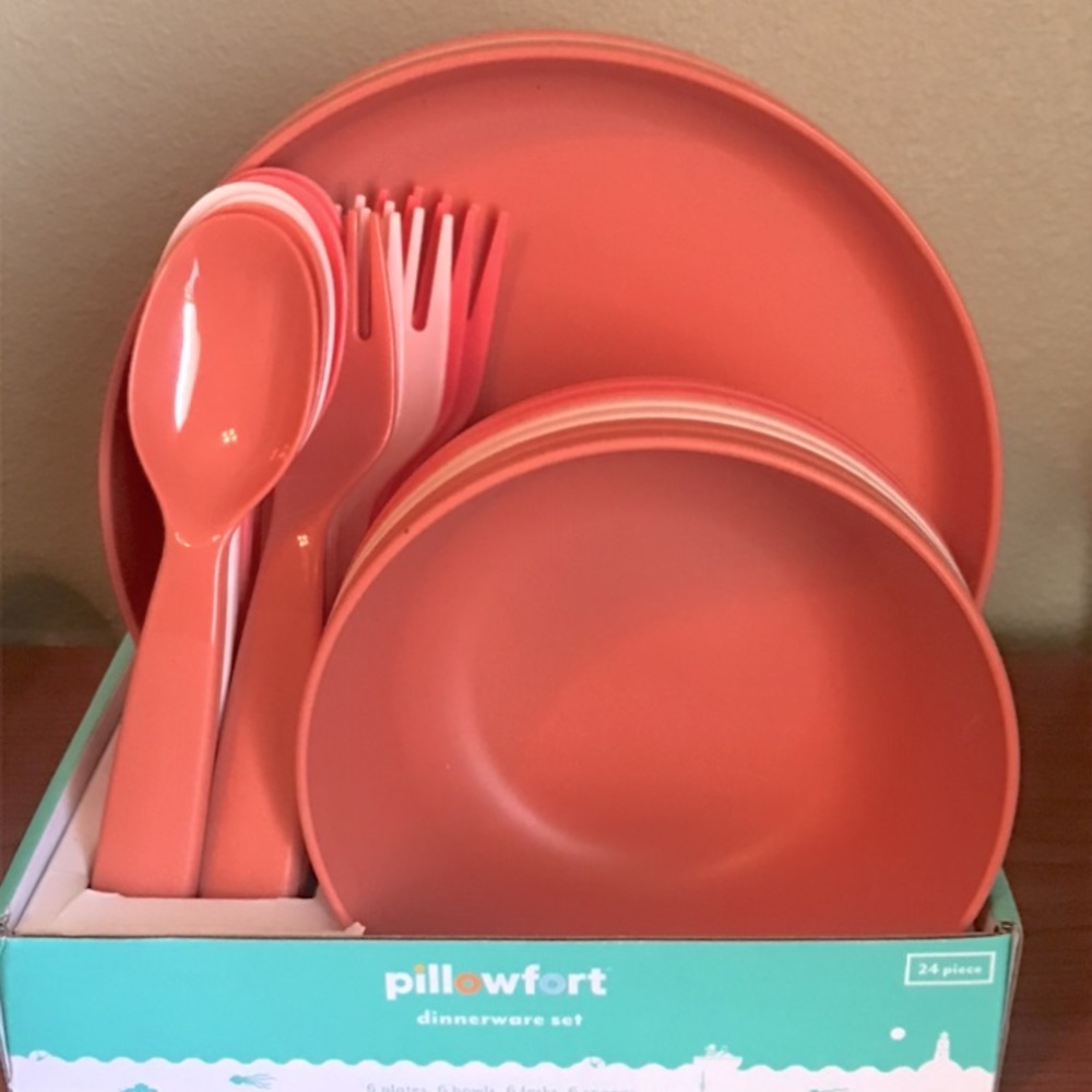 Dinnerware set for kids.  NWT